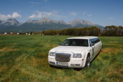 Chrysler 300C Limuzína