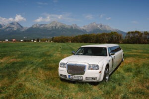 Chrysler 300C Limuzína