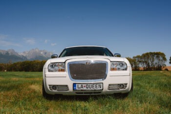 Chrysler 300C Limuzína