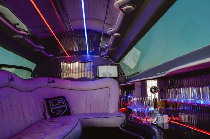 
								Chrysler 300C Limuzína full									