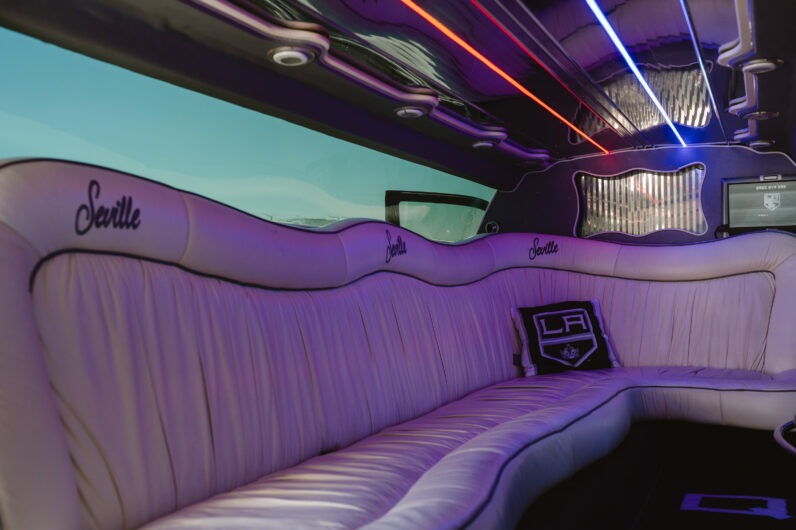 
								Chrysler 300C Limuzína full									