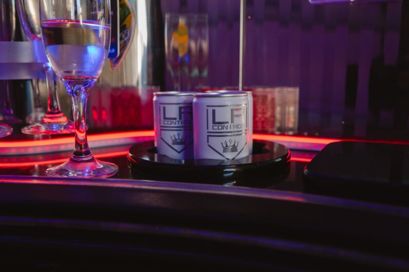 
								Chrysler 300C Limuzína full									