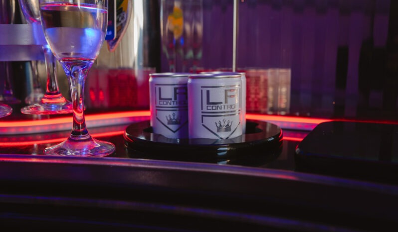 
								Chrysler 300C Limuzína full									