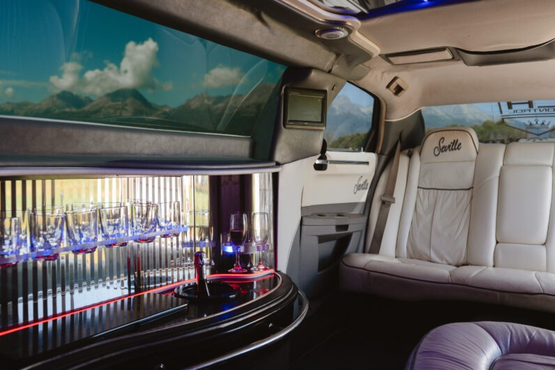 
								Chrysler 300C Limuzína full									