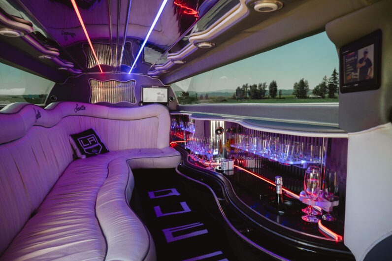 
								Chrysler 300C Limuzína full									