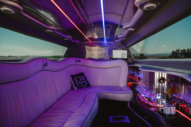 
								Chrysler 300C Limuzína full									