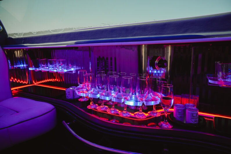 
								Chrysler 300C Limuzína full									