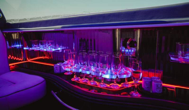 
								Chrysler 300C Limuzína full									