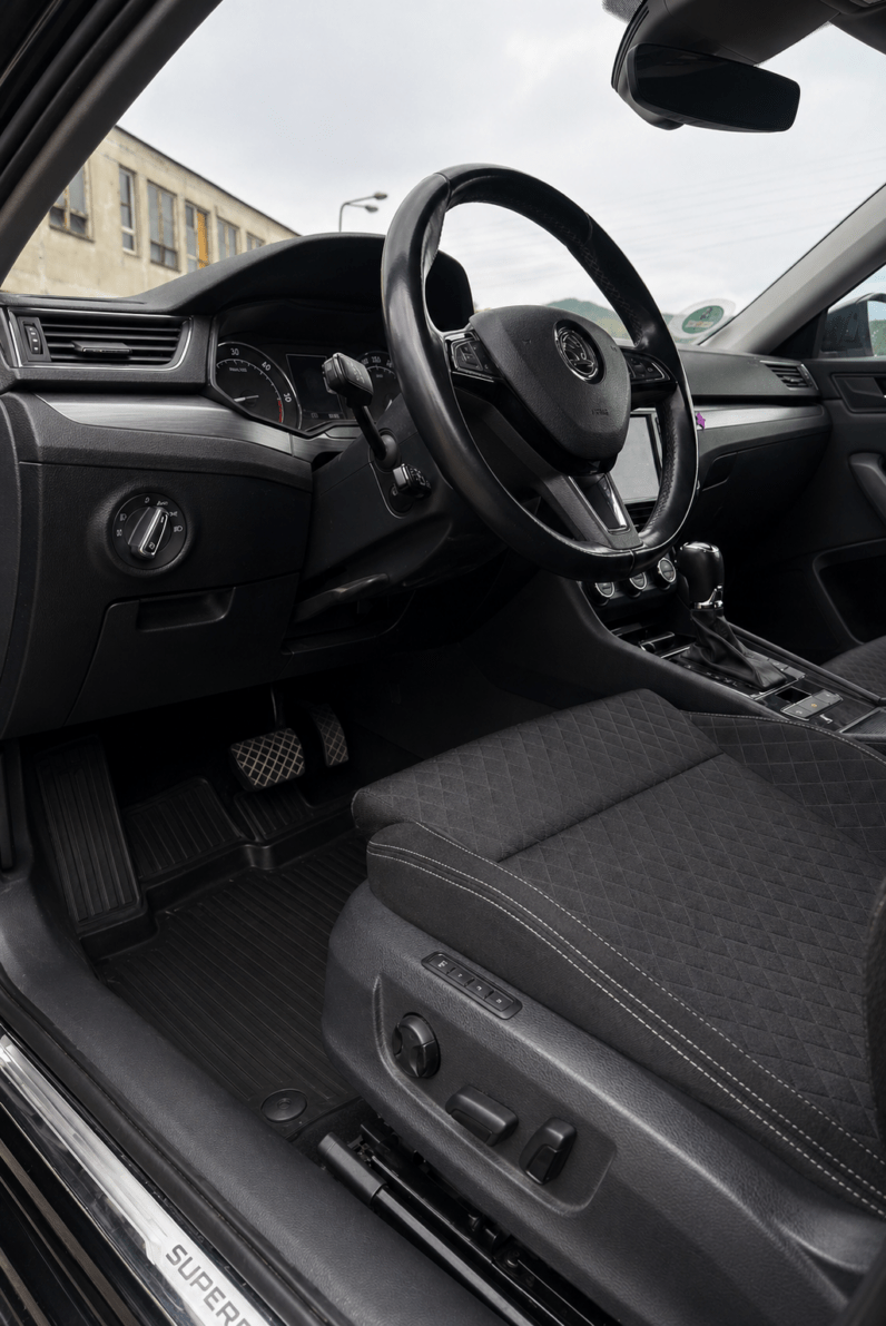 
								Škoda Superb 3 STYLE 2.0 TDI 140KW full									
